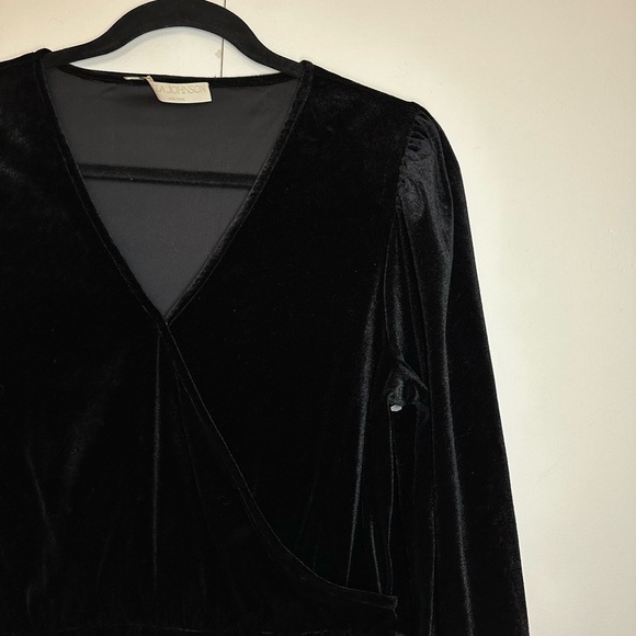 New ANTHEM Velvet V Neck Dress Women S Black Long Sleeve Ruffles Gothic - Picture 3 of 10